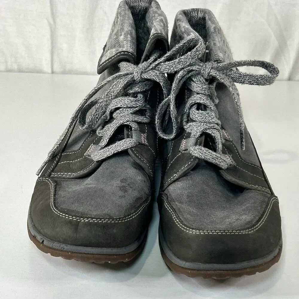 Chaco Barbary Ankle Boot Gray Women Size 11 Fold Over Wool Collar Castlerock